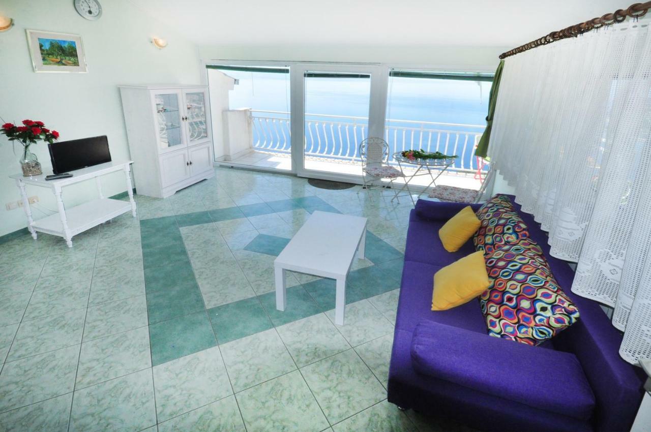 Almissa Apartment โอมิช ภายนอก รูปภาพ